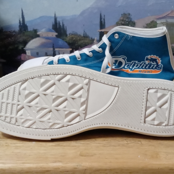π MIAMI DOLPHINS OFFICIAL TEAM SHOES & CAP,LIKEπNEW!,Size 11.π - Picture 14 of 16
